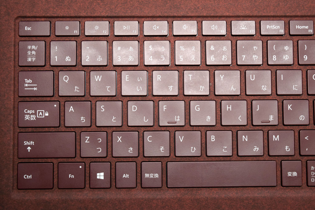 Surface Laptopキーボード 左側拡大