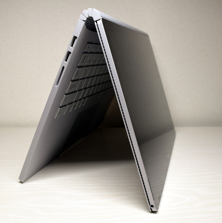 Surface Book 2 テントモード